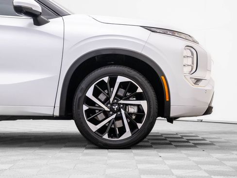 Used 2022 Mitsubishi Outlander SEL image 29