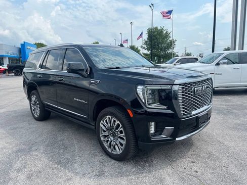 Used 2024 GMC Yukon Denali Ultimate AWD/4WD image 2