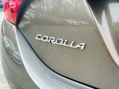 Used 2018 Toyota Corolla LE image 11