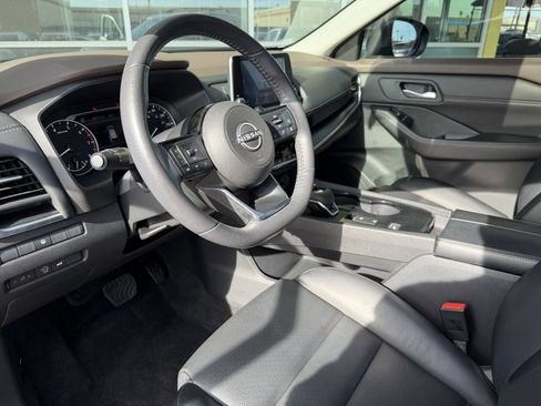 Used 2023 Nissan Rogue SV w/ SV Premium B Package image 32