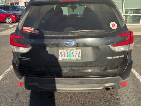 Used 2021 Subaru Forester Premium AWD/4WD image 6