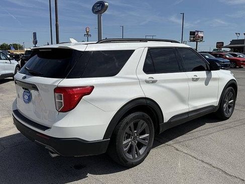 Used 2022 Ford Explorer XLT w/ Equipment Group 202A RWD image 5