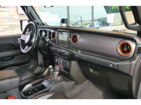 Used 2022 Jeep Gladiator Mojave w/ Cold Weather Group image 13