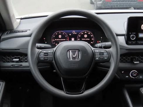 Certified 2025 Honda Accord SE image 17
