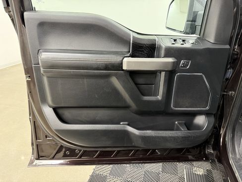 Used 2018 Ford F150 Platinum w/ Equipment Group 701A Luxury image 14