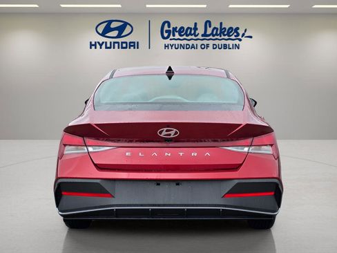 Used 2024 Hyundai Elantra SE image 4