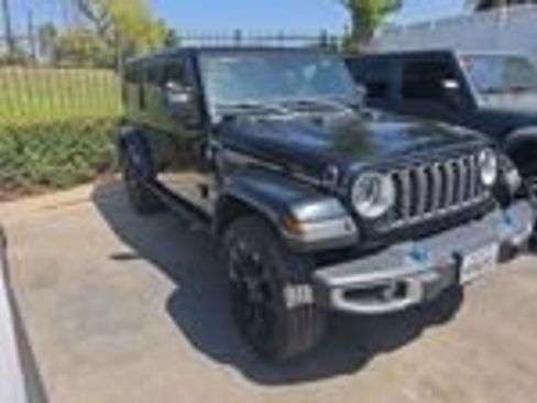 Used 2024 Jeep Wrangler Unlimited Sahara AWD/4WD image 10