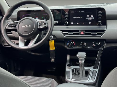 Used 2024 Kia Seltos LX image 26