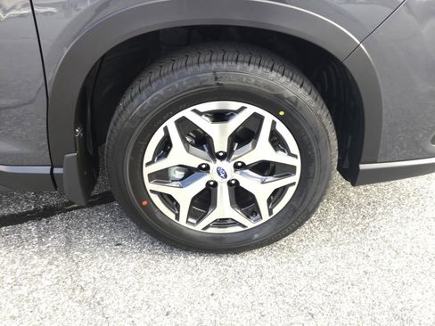 Used 2024 Subaru Forester Premium image 23