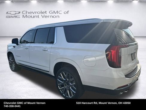 Used 2025 GMC Yukon XL Denali Ultimate AWD/4WD image 3