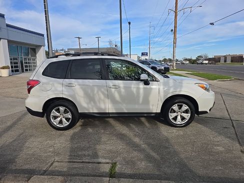 Used 2016 Subaru Forester 2.5i Premium image 3