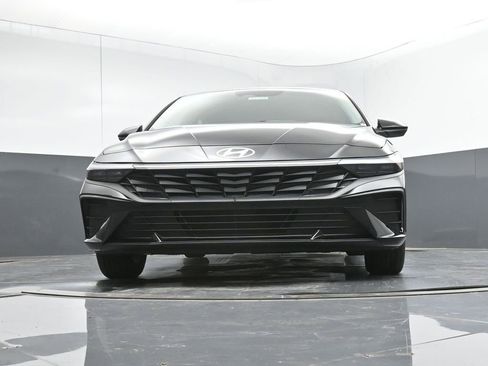 New 2026 Hyundai Elantra SE FWD image 16