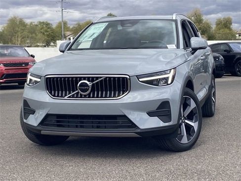 New 2025 Volvo XC40 B5 Core w/ Protection Package Premier image 3
