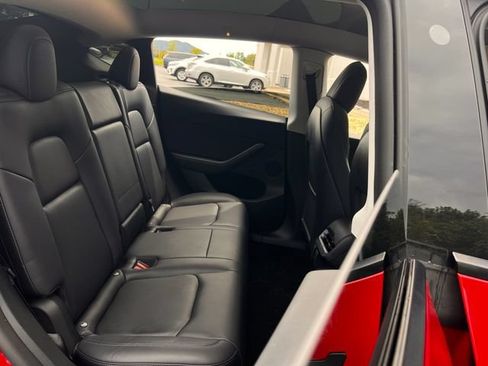 Used 2022 Tesla Model Y Performance AWD/4WD image 30