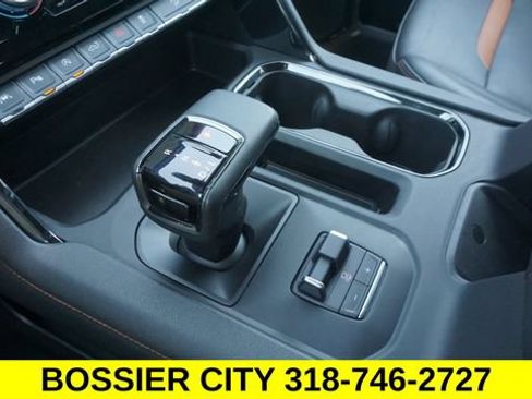 Certified 2025 GMC Sierra 1500 AT4 w/ AT4 Premium Package AWD/4WD image 19