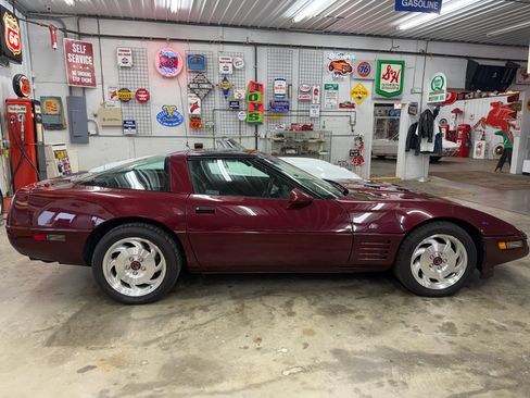 Used 1993 Chevrolet Corvette Coupe image 6