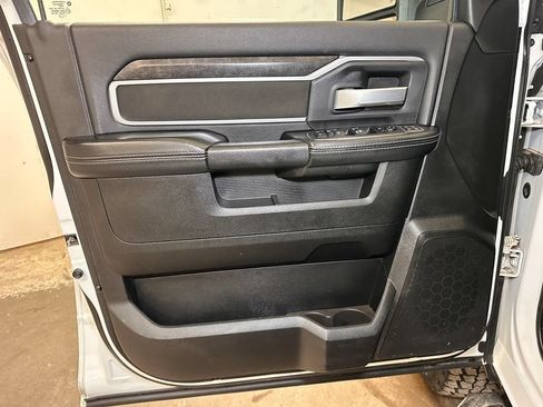 Used 2024 RAM 2500 Big Horn AWD/4WD image 23
