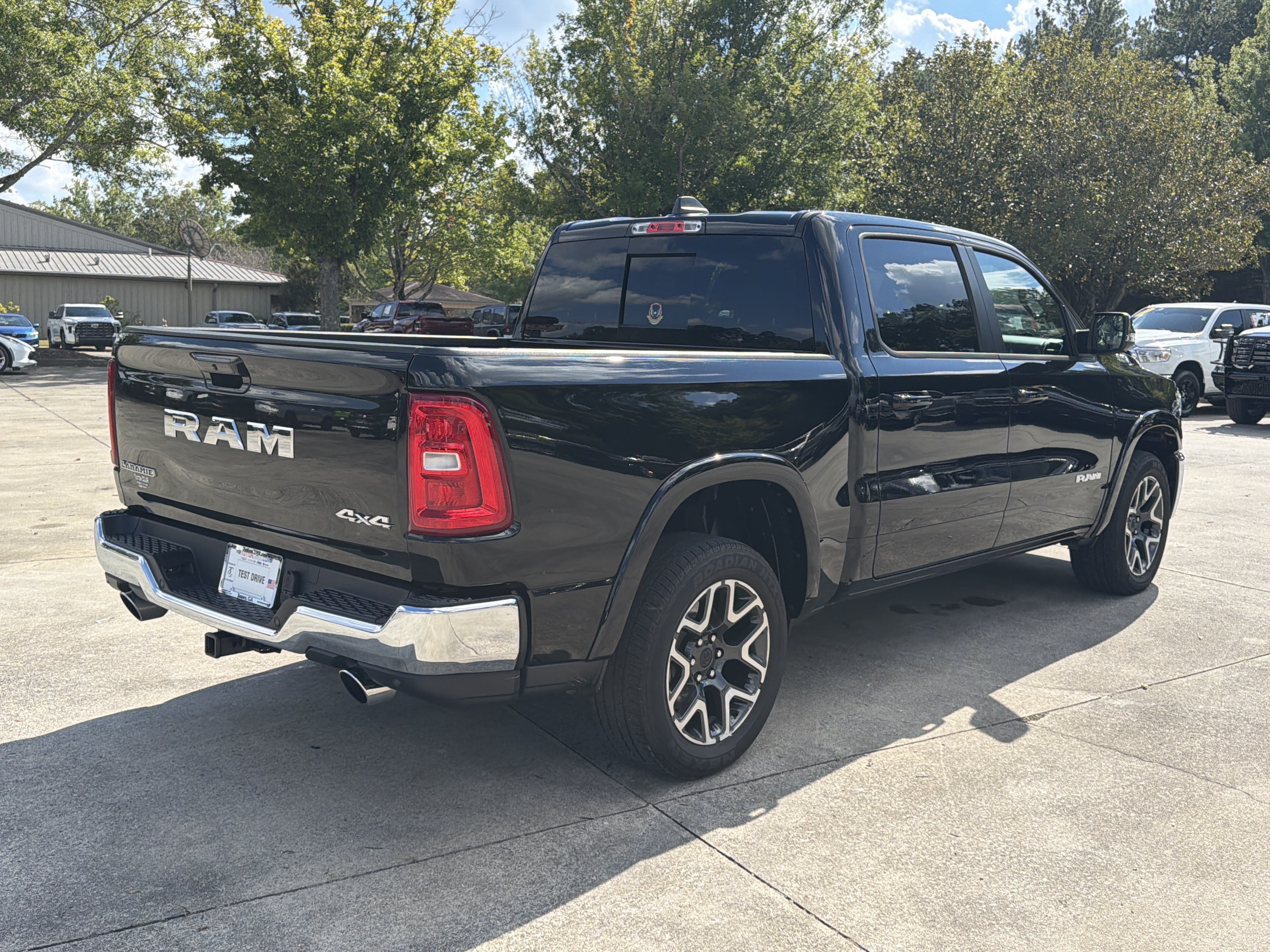 Used 2026 RAM 1500 Laramie AWD/4WD image 7