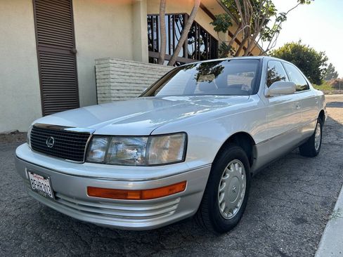 Used 1990 Lexus LS 400 RWD image 2