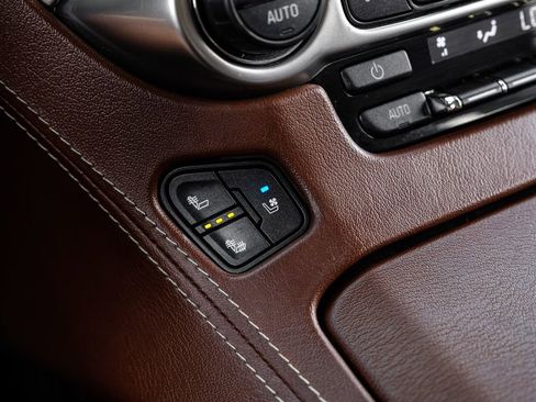 Used 2020 Chevrolet Suburban Premier w/ 6.2L Performance Package image 20