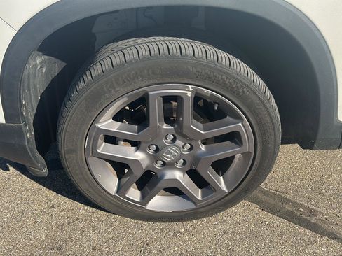 Used 2023 Honda Passport EX-L image 11