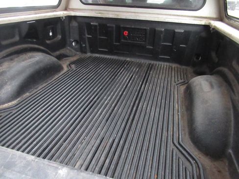 Used 2018 Ford F250 XLT w/ Snow Plow Prep Package image 13