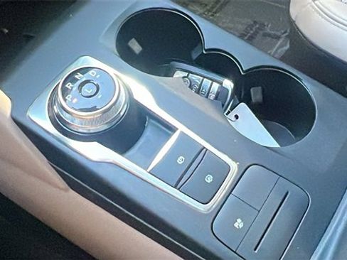 Certified 2022 Ford Escape SEL w/ Technology Package image 27