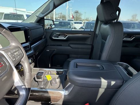 Used 2022 GMC Sierra 1500 Elevation w/ Elevation Premium Package image 15