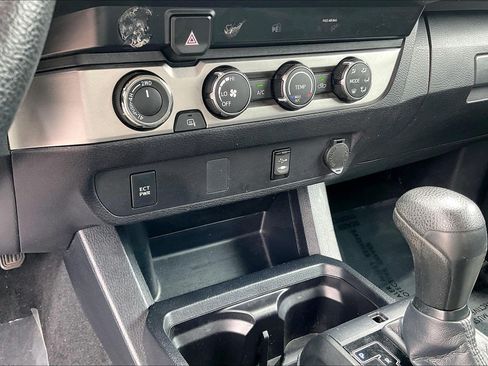 Used 2019 Toyota Tacoma SR AWD/4WD image 38