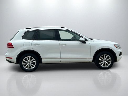 Used 2013 Volkswagen Touareg Sport AWD/4WD image 4