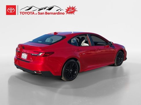 Certified 2025 Toyota Camry SE image 5