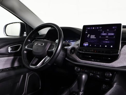 Used 2022 Jeep Compass Latitude image 30