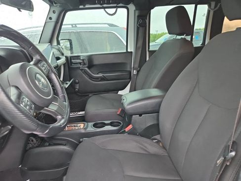 Used 2018 Jeep Wrangler Unlimited Sport w/ Connectivity Group AWD/4WD image 6
