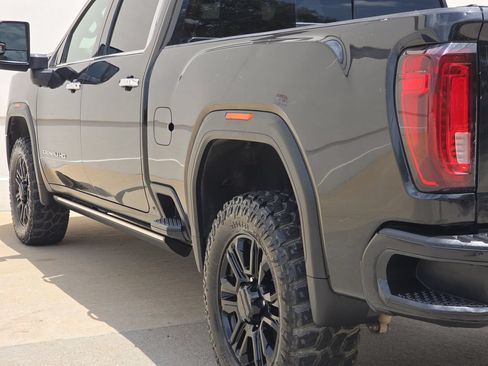 Used 2023 GMC Sierra 2500 Denali w/ Denali Black Diamond Edition AWD/4WD image 40