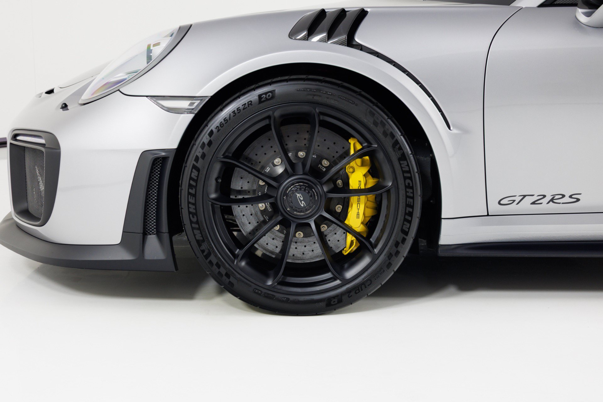 Used 2018 Porsche 911 GT2 RS RWD image 10