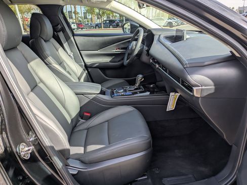 New 2025 MAZDA CX-30 AWD 2.5 S w/ Select Sport Pkg image 18