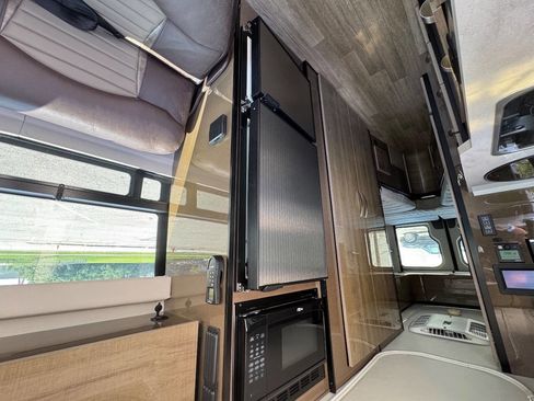 Used 2018 Mercedes-Benz Sprinter 3500 image 29