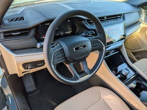 New 2026 Jeep Grand Cherokee Limited AWD/4WD image 11