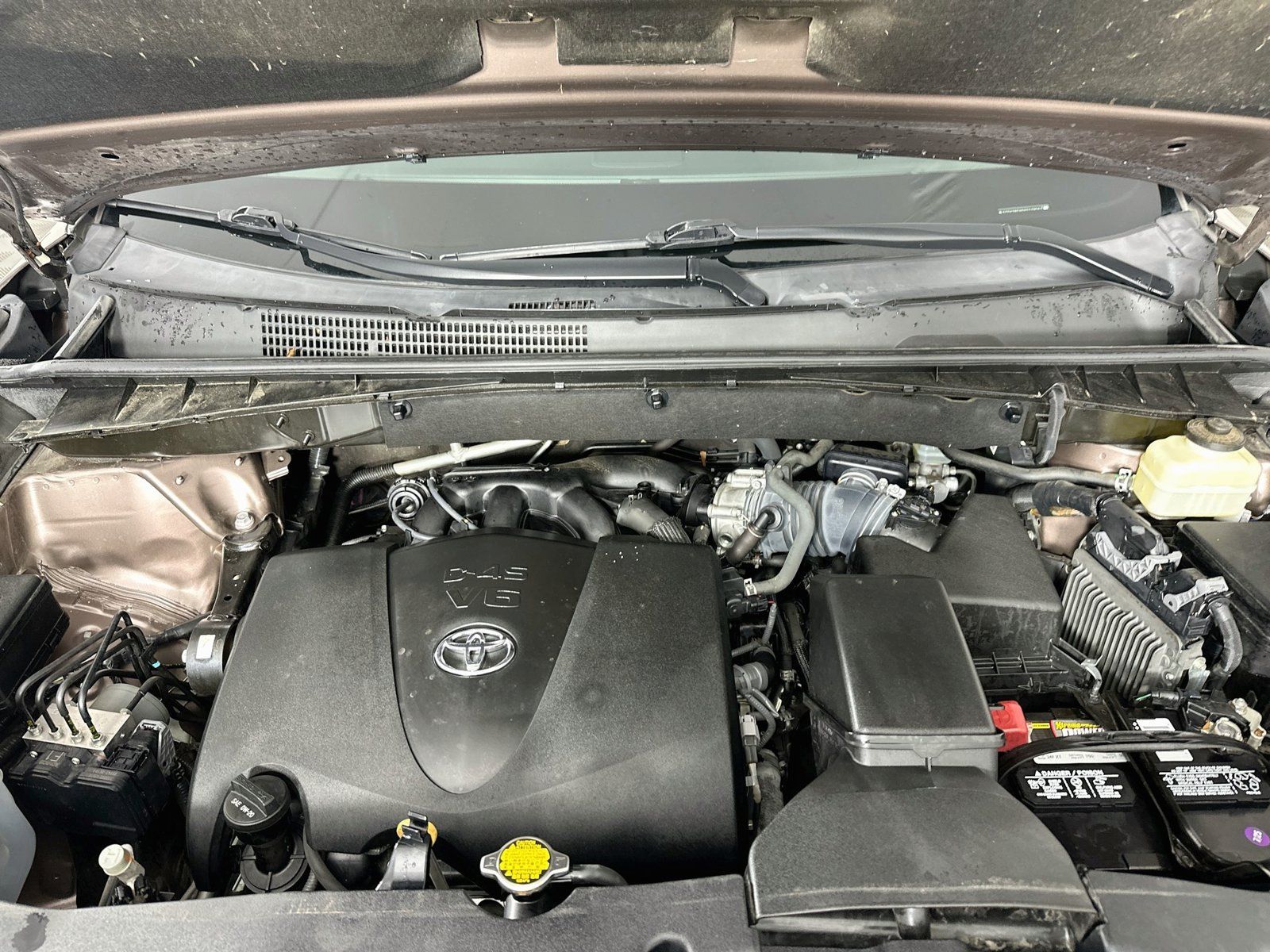Used 2017 Toyota Highlander Limited Platinum FWD image 33