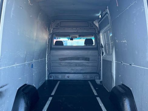 Used 2010 Freightliner Sprinter 2500 RWD image 13