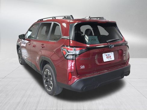 Certified 2025 Subaru Forester Premium AWD/4WD image 5
