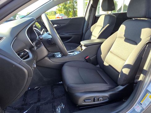 Used 2024 Chevrolet Malibu LT image 9