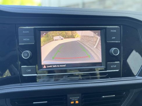 Used 2019 Volkswagen Jetta SE w/ Cold Weather Package image 21