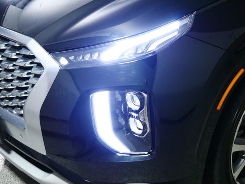 Used 2022 Hyundai Palisade Limited w/ Cargo Package FWD image 16
