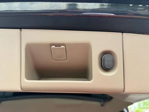 Used 2017 Chevrolet Suburban LT AWD/4WD image 24