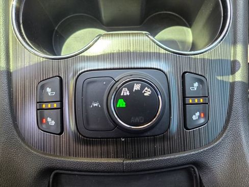 Used 2021 GMC Acadia SLT AWD/4WD image 29