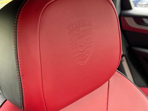 Certified 2024 Porsche Cayenne Coupe AWD/4WD image 39