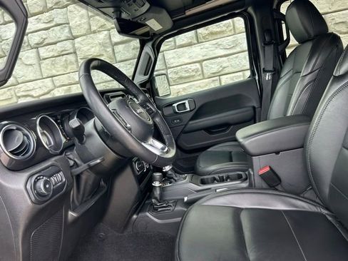 Certified 2022 Jeep Wrangler Unlimited Sahara AWD/4WD image 8