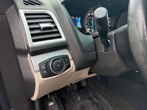 Used 2013 Ford Explorer XLT image 5