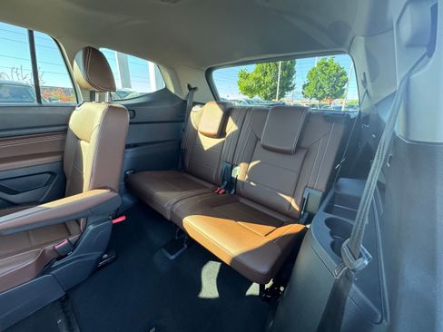 Used 2023 Volkswagen Atlas SEL AWD/4WD image 14
